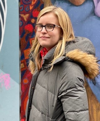 Ellie Hansen Image of Ellie Hansen